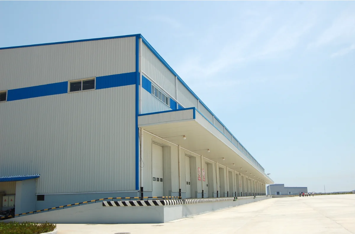 Pre-engineered metal building with loading docks in Middle Tennessee
